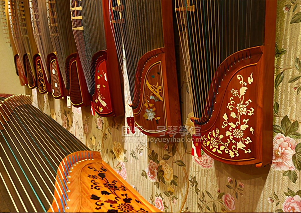 敦煌古筝698系列适合新手,买敦煌古筝698都带什么