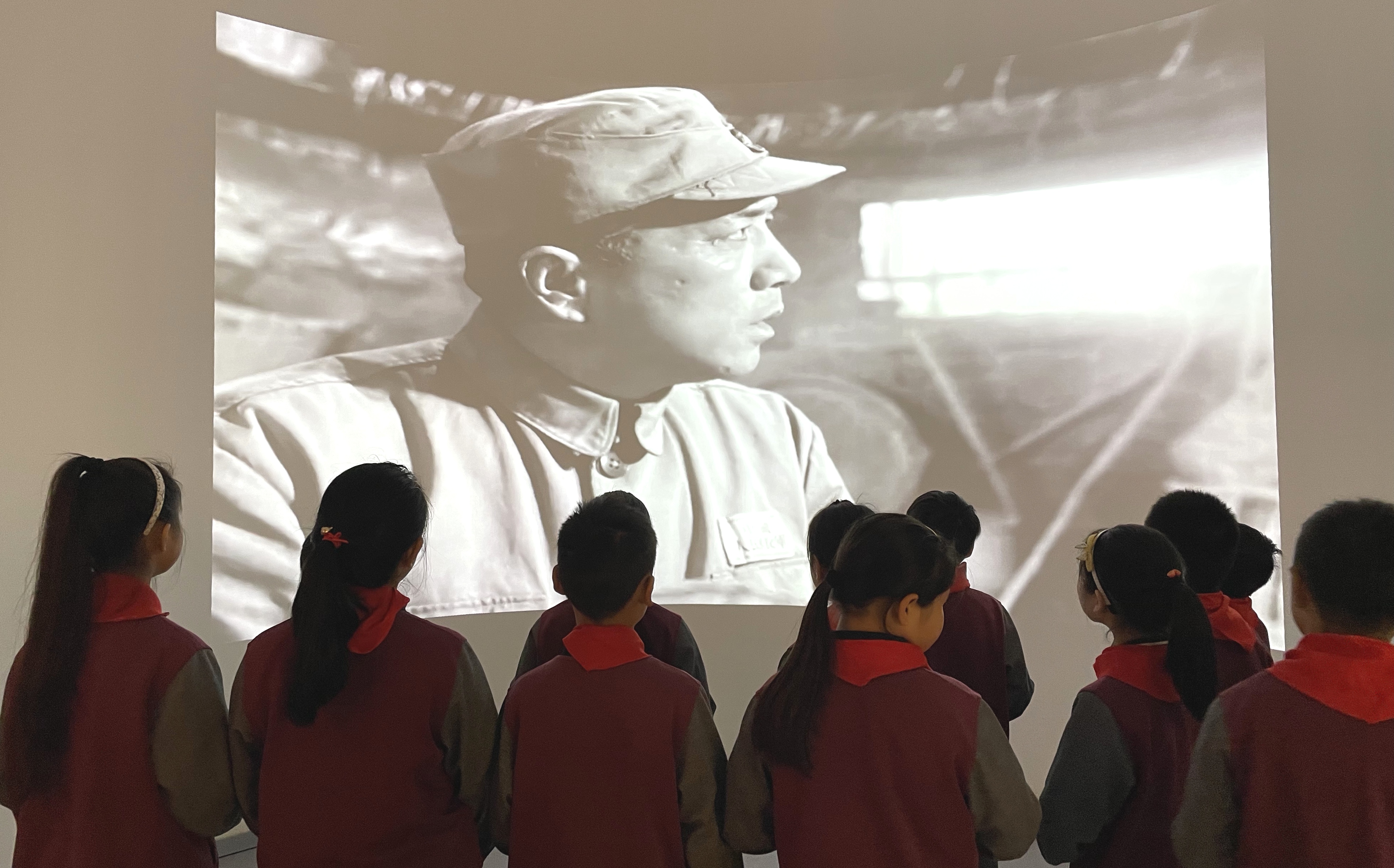 伊川县西场小学红领巾寻访,涟水幸福里实验小学报道