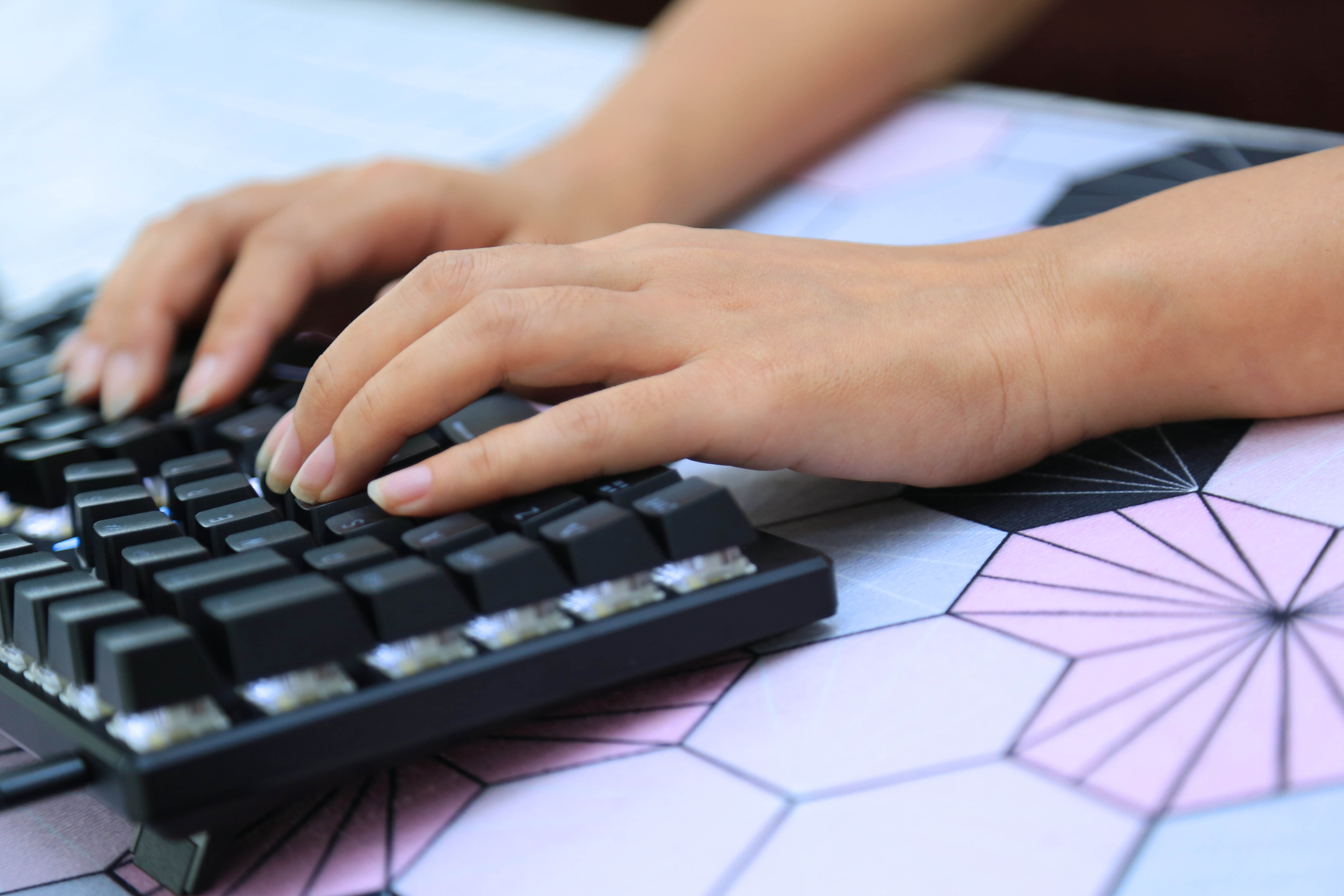 最符合人体工程学的键盘,人体工程学键盘推荐