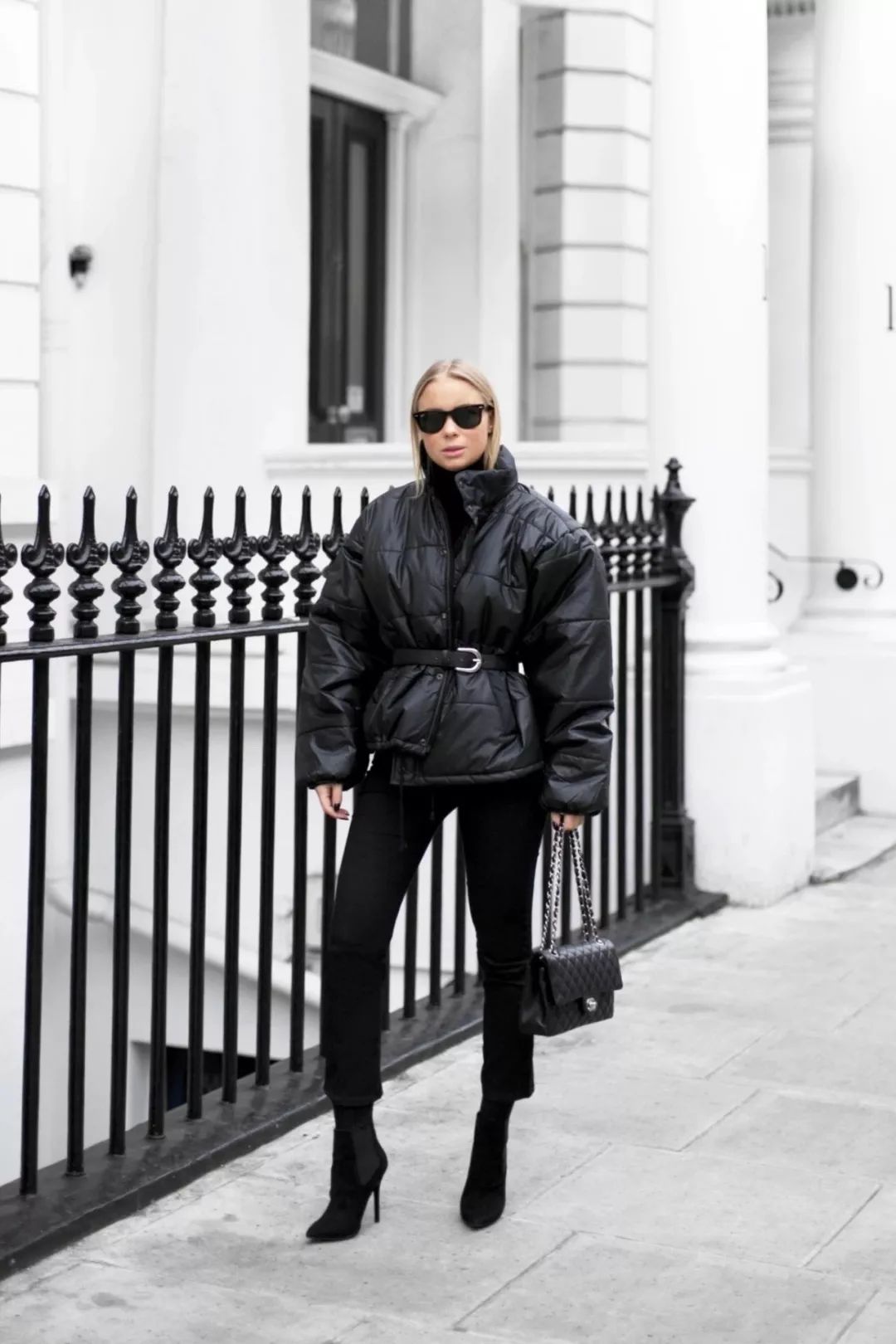 40-50岁洋气羽绒服裤子,冬天流行这样的羽绒服温暖又时髦