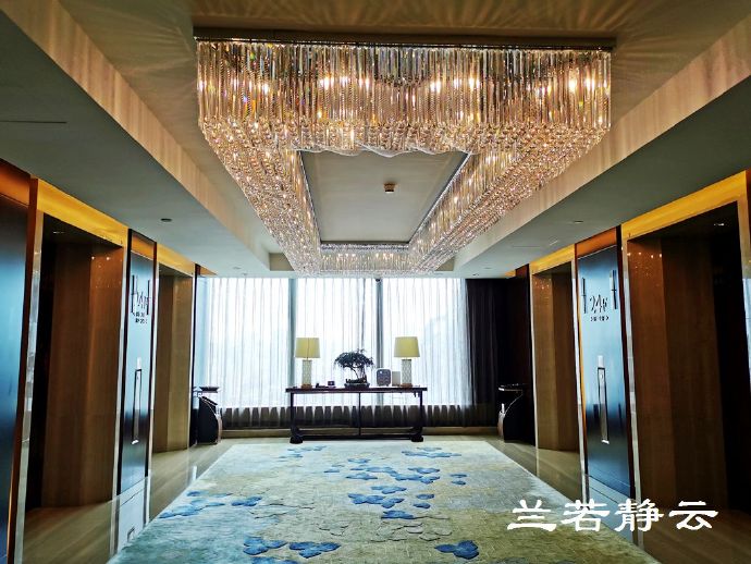 厦门源昌凯宾斯基吃一顿饭多少钱,厦门源昌凯宾斯基酒店大堂