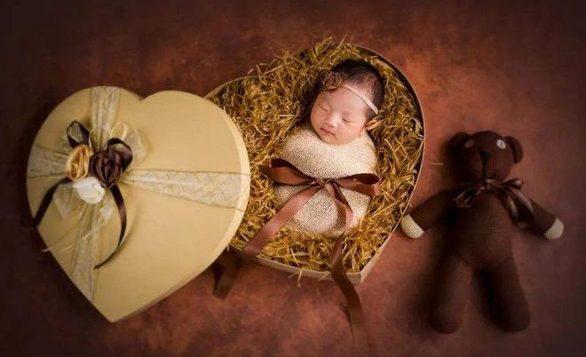 女儿长得不像自己非要亲子鉴定,女儿长得不像自己要去做亲子鉴定