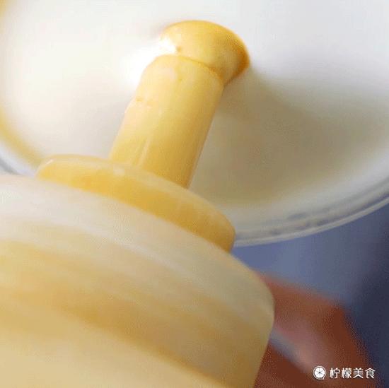 姐妹一夜暴富喝奶茶,富婆喝奶茶