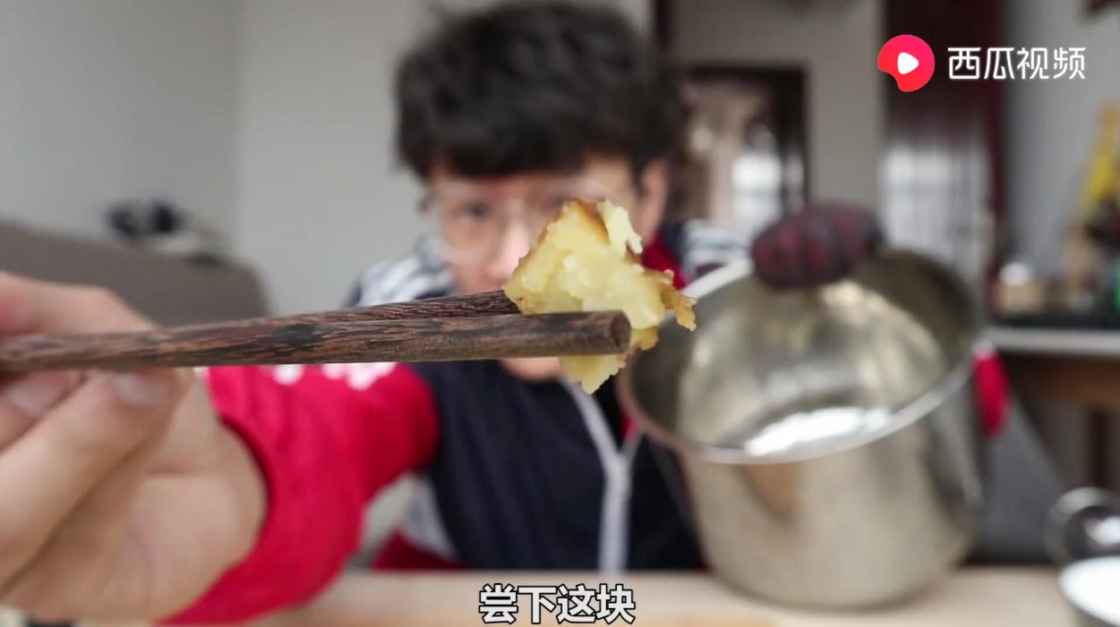 万物皆可蹦爆米花,万物皆可爆米花变装大爷