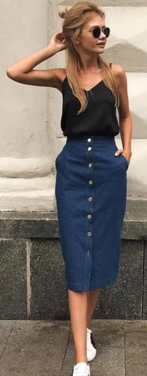 牛仔裙的穿搭方法秋冬,牛仔裙怎样搭配显得正式点还简单