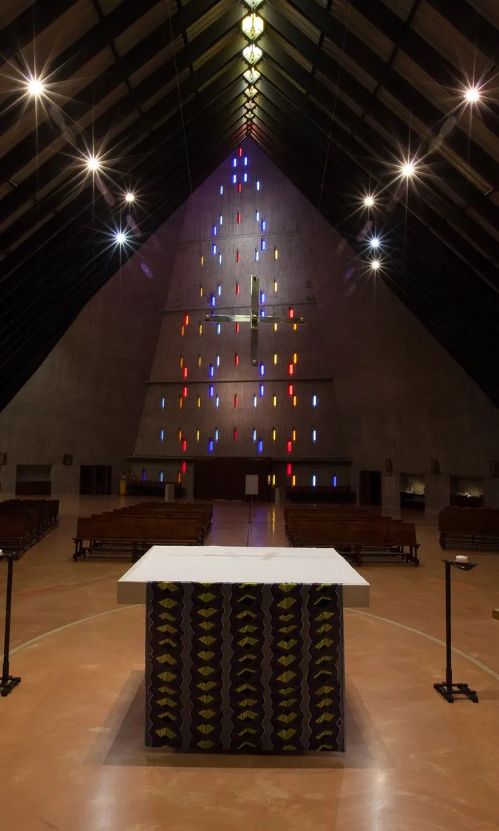 Church丨粗野的力量与信仰