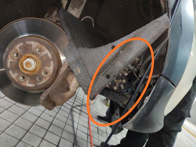 发动机气门室盖渗油是机油吗,发动机气门室盖渗油用去4s店吗