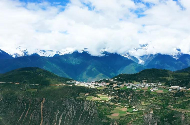 美丽云南(第二季)|香格里拉深处最耀眼的明珠——美名:迪庆·德钦县