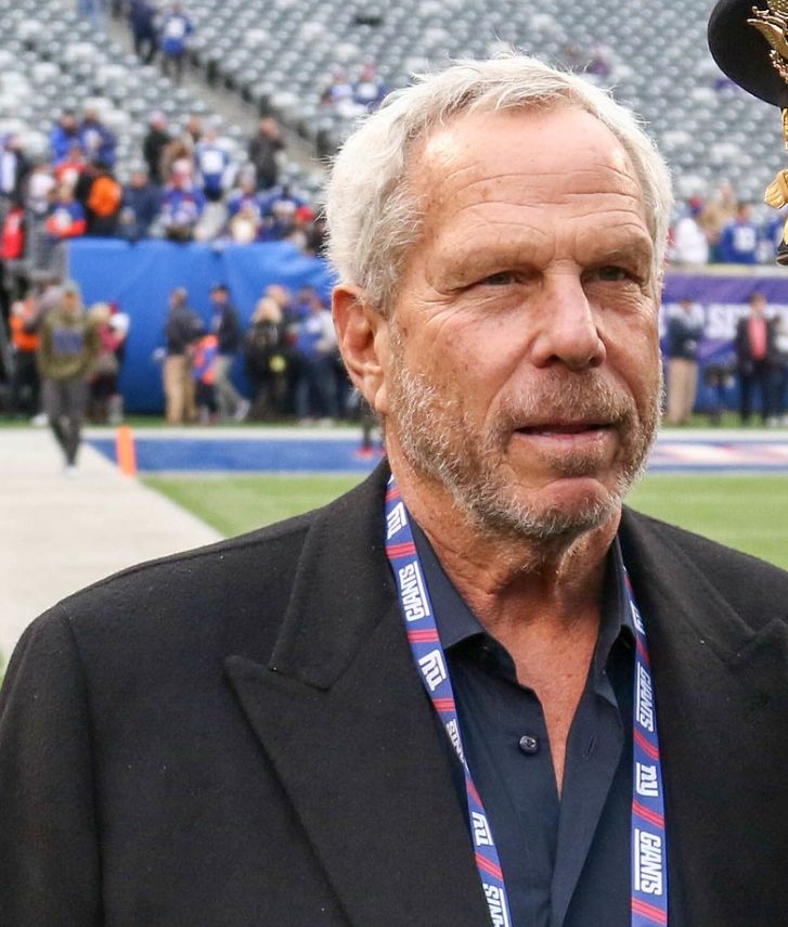 年轻照邓文迪,邓文迪51岁却保持年轻身材