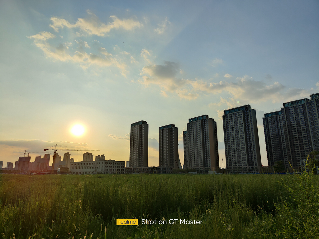 标准“水桶”级配置，realmeGT大师探索版评测，骁龙870+120Hz屏