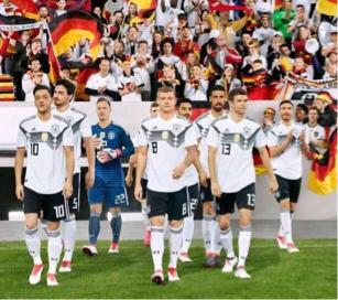 德国足球人才济济,沦为二流球队被迫改变,勒夫放弃3国脚可理解