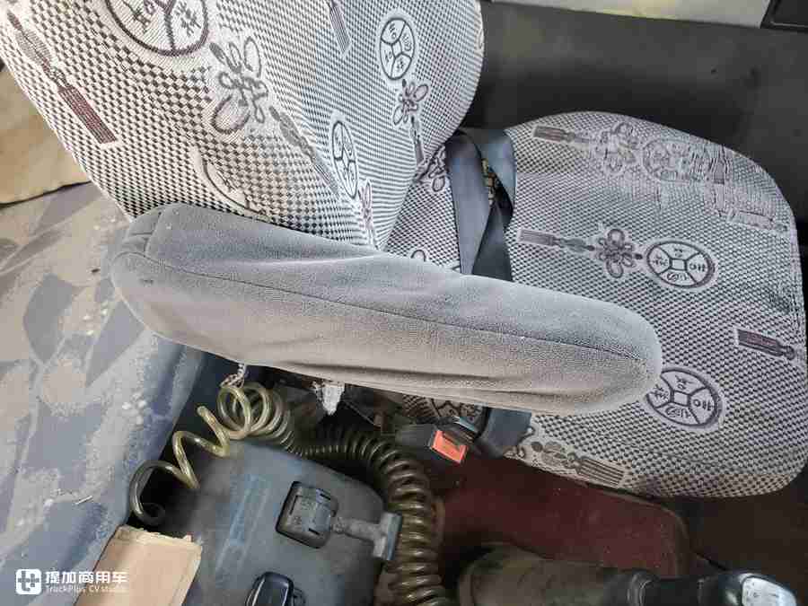 偶遇香港进口卡车,德龙f3000和f3000加强版的区别