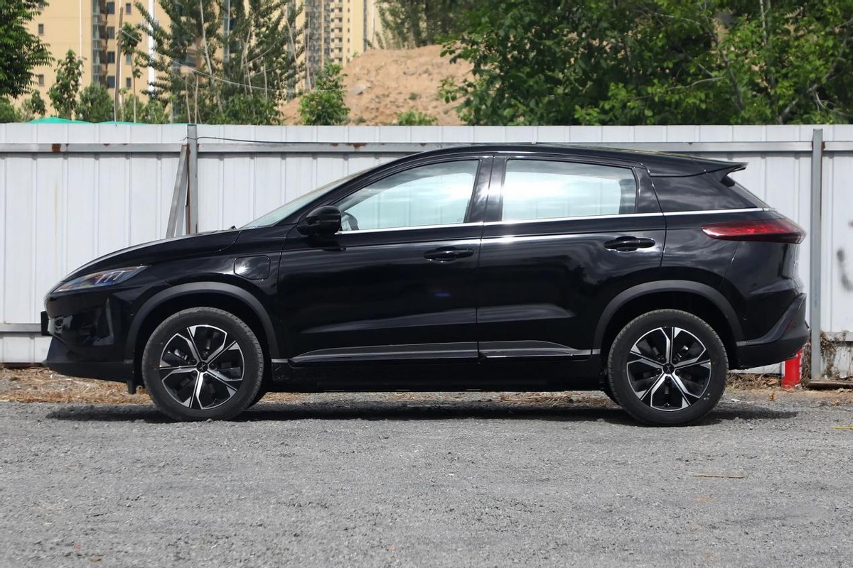 小鹏g3i460n与比亚迪宋plusev,小鹏最新suv曝光