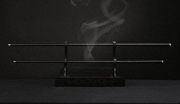 鱼竿种类区分，新手建议选用28调碳素竿，轻而拉力大