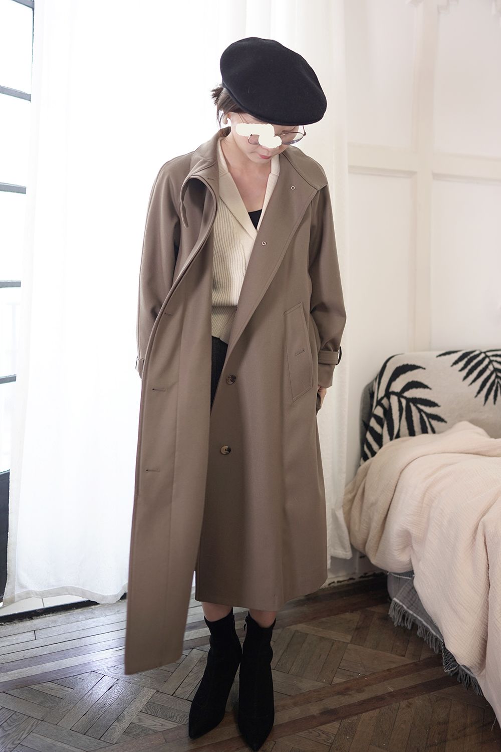 杏色大衣内搭什么颜色毛衣好看,深蓝色大衣内搭什么颜色的毛衣