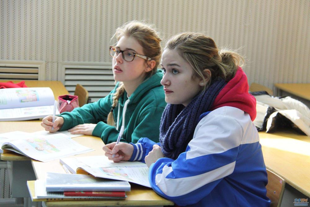 美国高中文言文难度,美国高中文言文难背吗