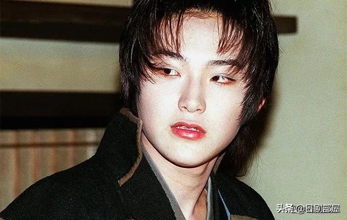 日本顶级星二代松田龙平，日本娱乐圈的另类*男美**