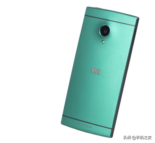 IUNIU2、长虹X9配置、报价对比