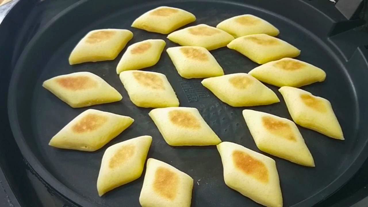 3个鸡蛋1碗面教你做面包不揉膜,面粉加鸡蛋简单做法