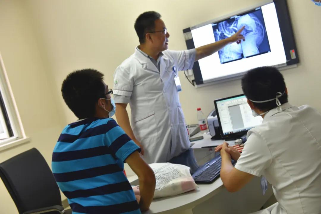 鑴婃煴渚у集鍏泭璁插骇,鑴婃煴渚у集澶у瀷涔夎瘖