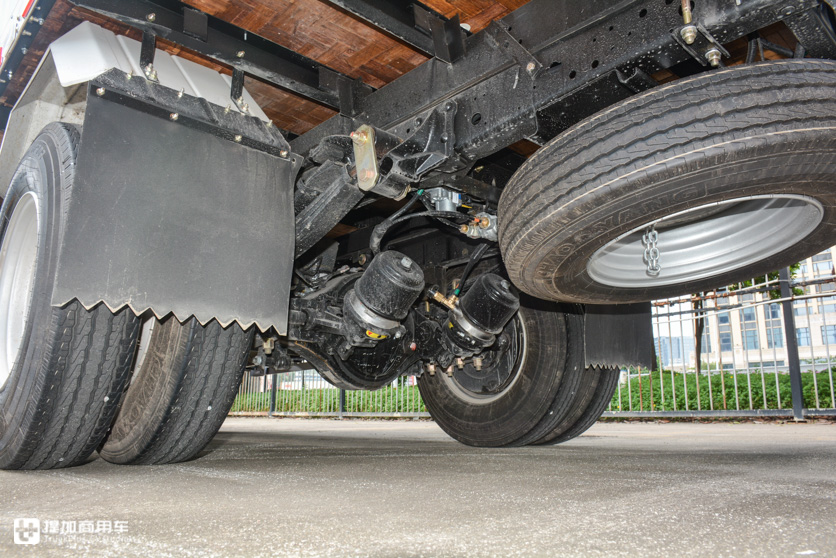 庆铃kv100轻卡3.0跟2.5有什么区别,kv100庆铃冷藏轻卡评测