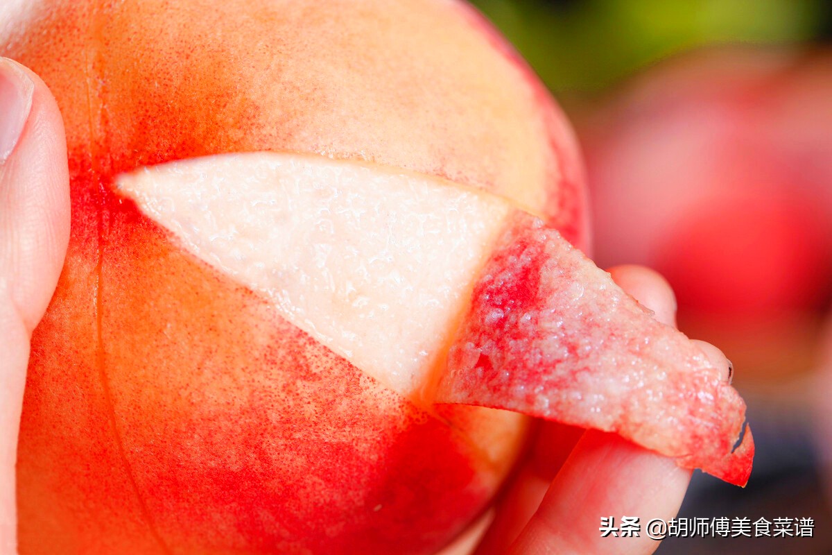 买桃子怎么选好吃,买桃子买什么样的又甜又好吃