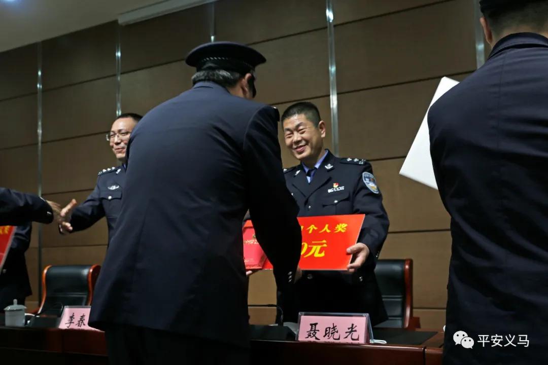 公安局岁末年初部署推进会,公安局战役工作部署会议