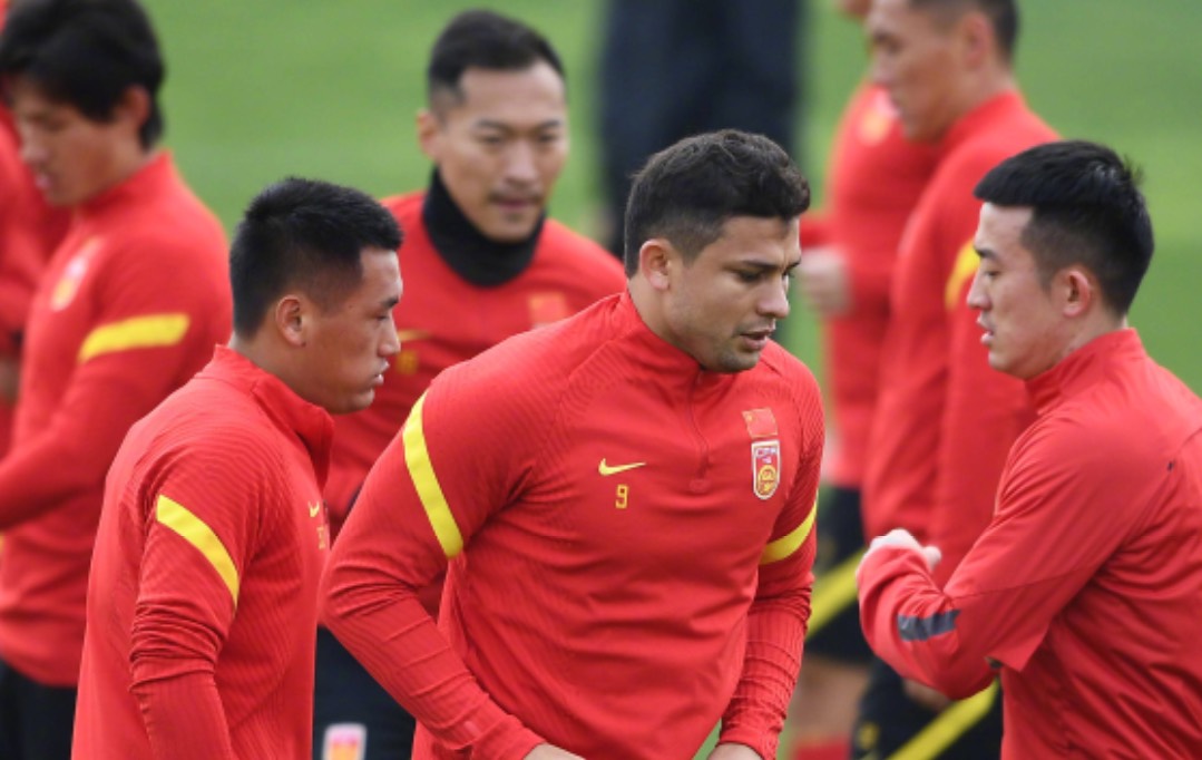 国足7-0大胜中国香港,中国足球队战胜日本晋级四强