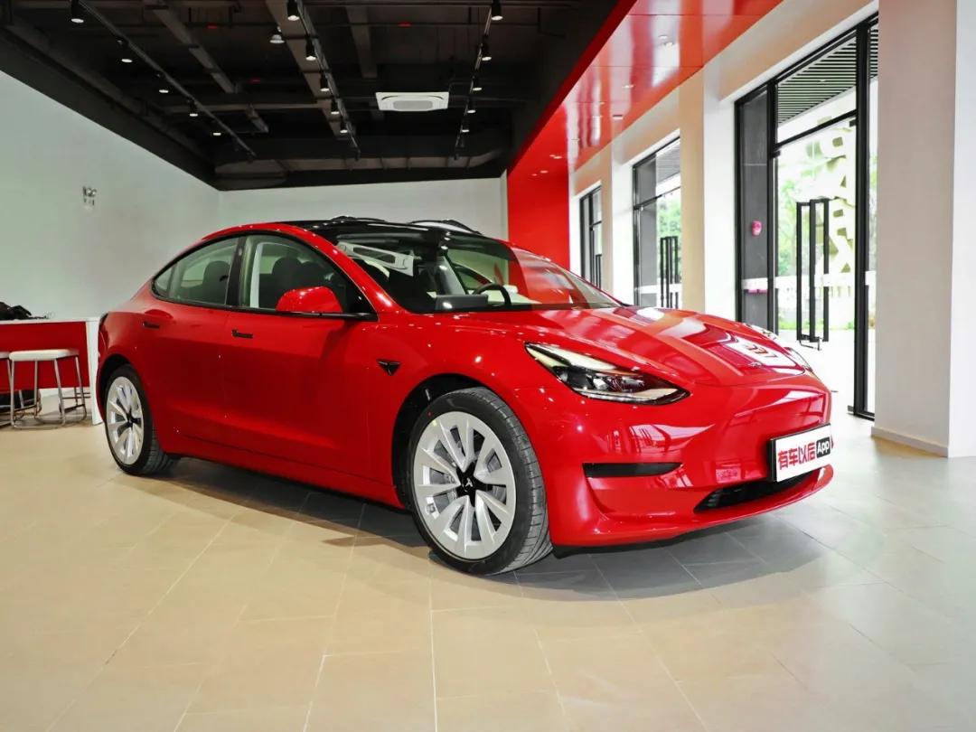 60多万事故车,特斯拉保命