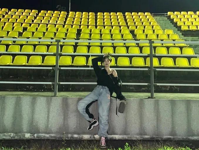 「人间芭比」爆火TikTok！酷爱电玩还是女鞋头？查收你们的新老婆