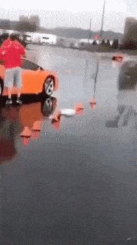 玉米地发现不明液体怎么办,玉米地发现的怪事