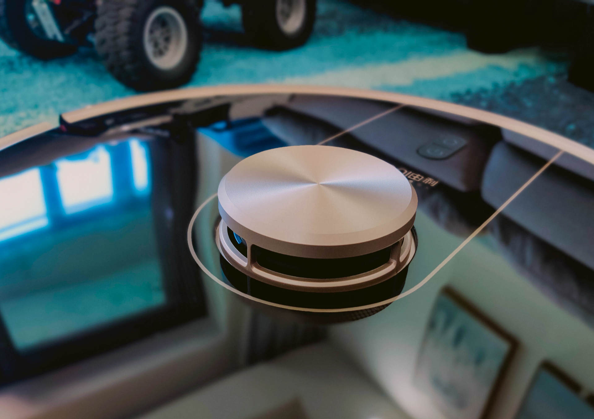 连垃圾都懒得倒，由利扫地机器人评测：垃圾自动收集，一月一次