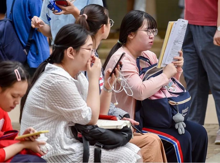 申论写作万能模板考前必背,考前申论大作文100篇