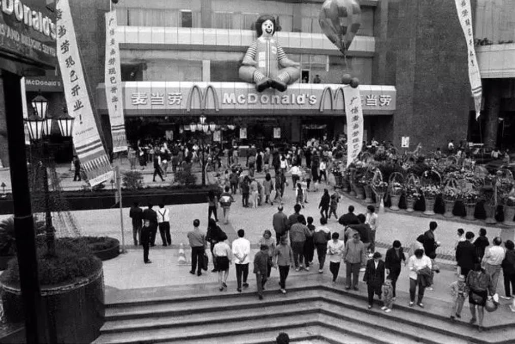 痛心！昔日爱马仕变发廊，这个顶奢商场还有救吗？