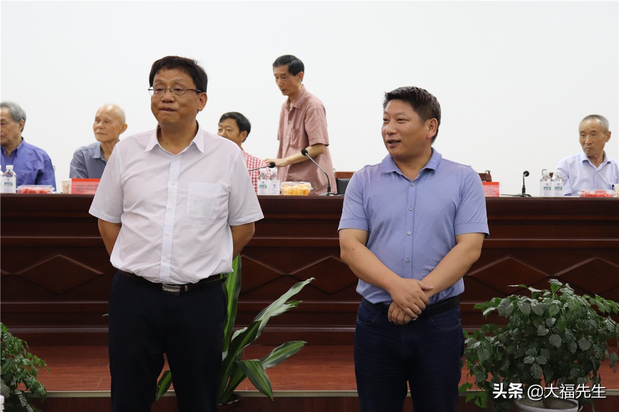 钢铁年代战友重逢,钢铁情怀