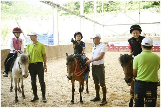 鍏崇埍闈掑皯骞村叕鐩婃垚闀胯惀,鍏崇埍鍎跨绛戞ⅵ璧疯埅蹇楁効鏈嶅姟娲诲姩