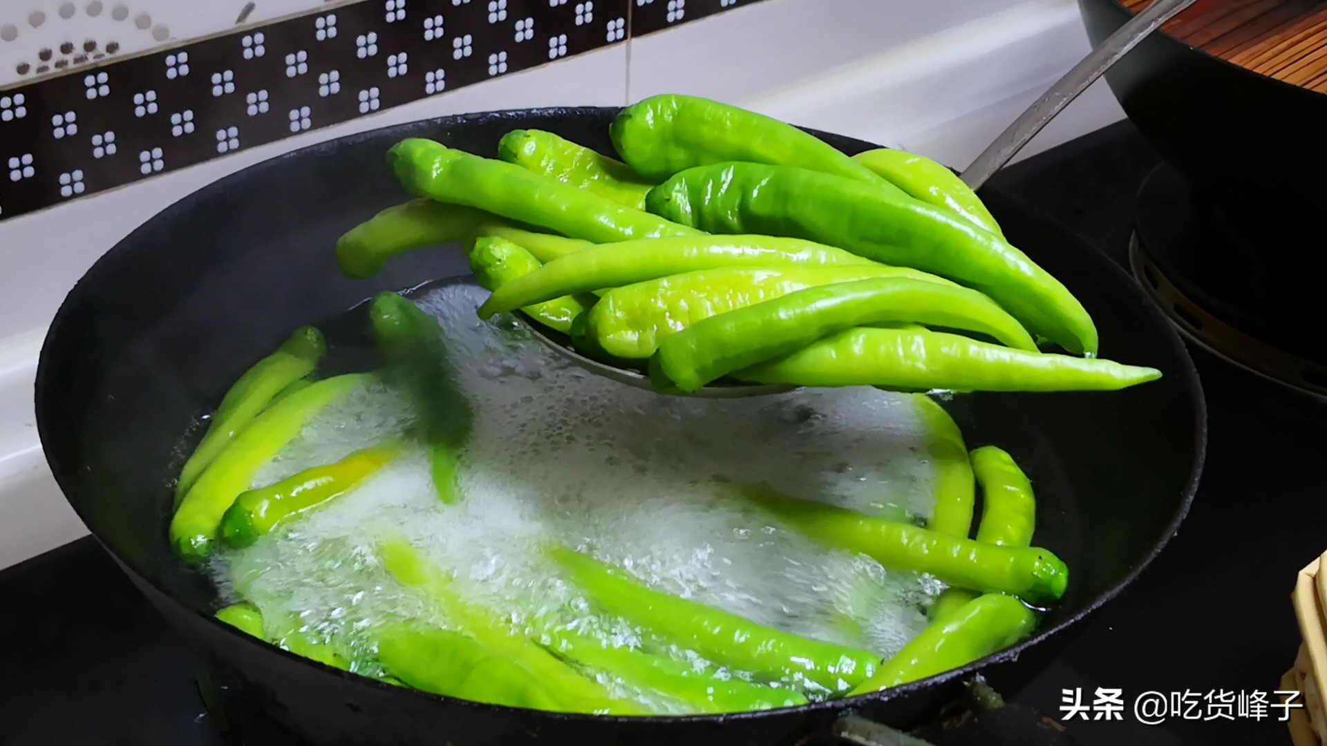 腌辣椒注意事项,腌辣椒时只加盐就大错特错