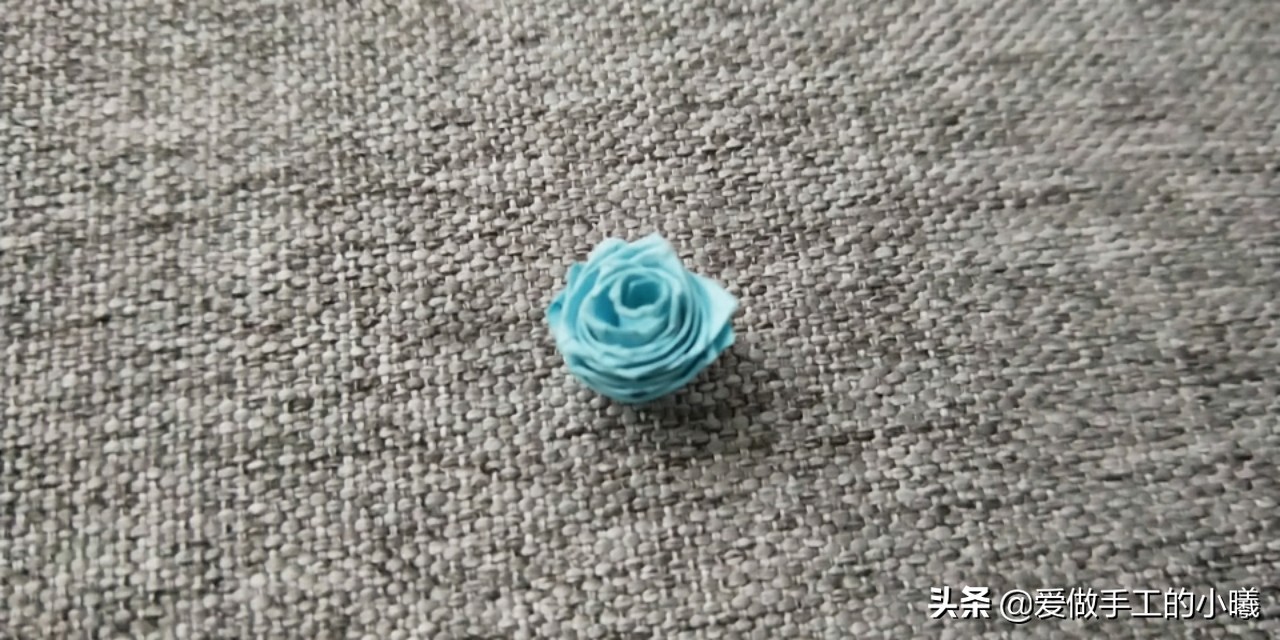 最简单的玫瑰花戒指折纸,用纸做玫瑰花戒指简单又漂亮