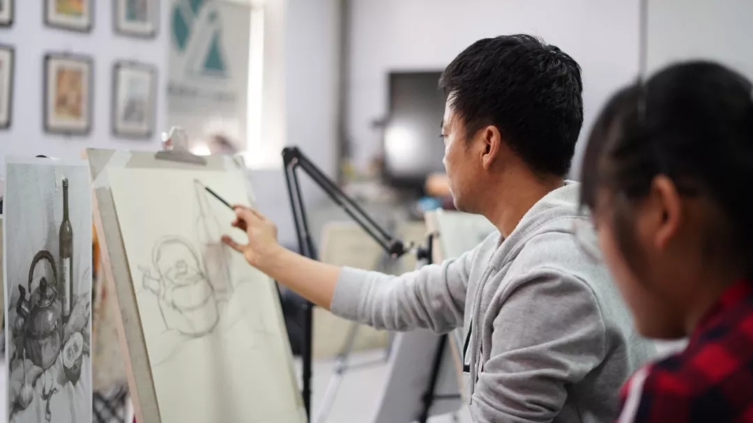 屹立画室最新视频,屹立画室直播