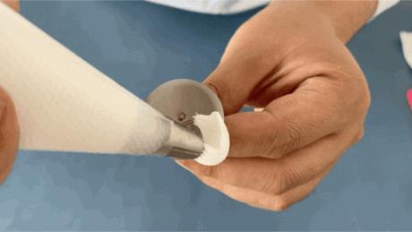 没有裱花袋裱花嘴泡芙奶油怎么挤,奶油裱花嘴怎么自做