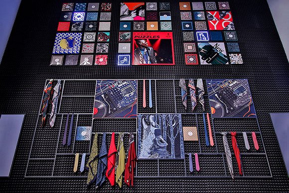 爱马仕开了家丝巾唱片店,GUESS要与HelloKitty联名了