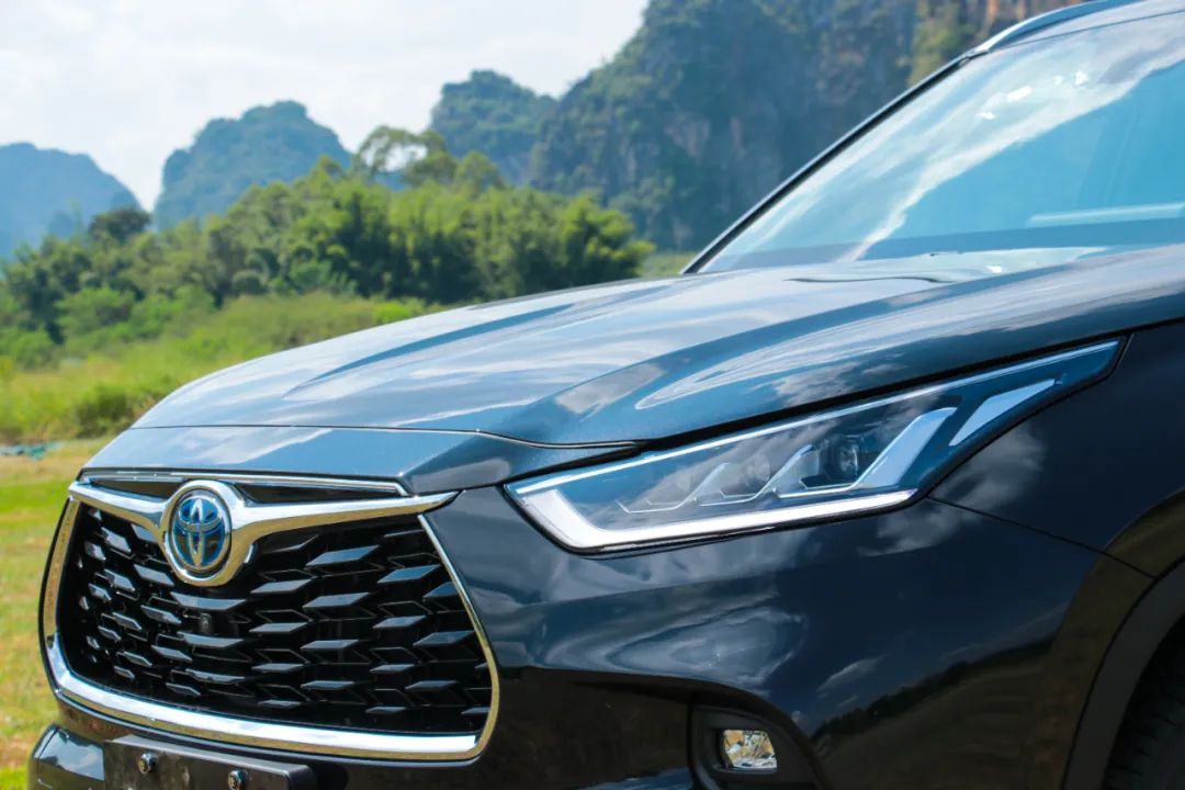 第四代汉兰达精英版体验,汉兰达两驱精英7座试驾视频