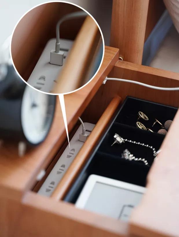 扔掉鸡肋床头柜,扔掉床头柜空间立马变大