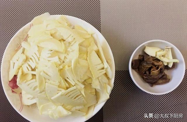 笋片怎么炒好吃又软,家常素炒笋片怎么做好吃