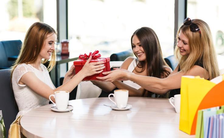 办事求人什么时候送礼好,求人办事说不要着急