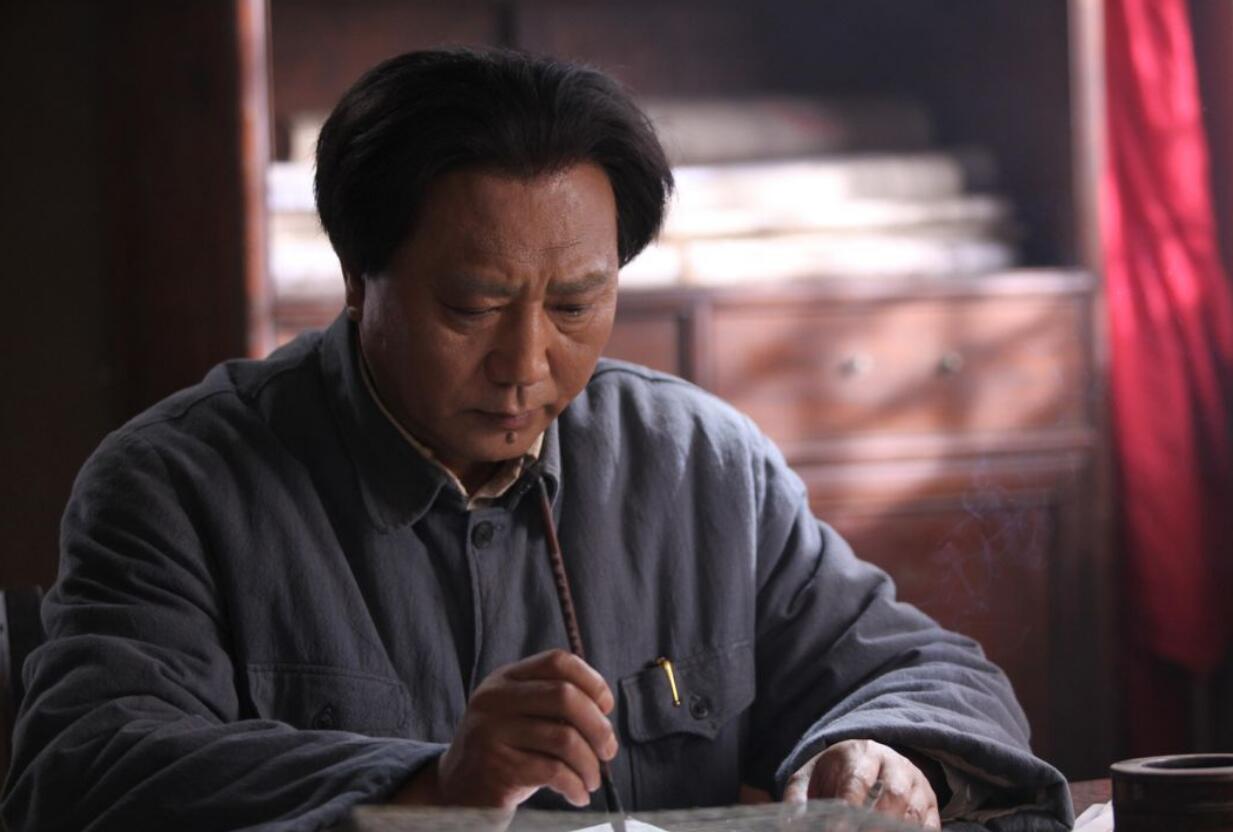 毛*东泽**生平的第三个座右铭,知道的人不多,是位革命先烈送他的诗