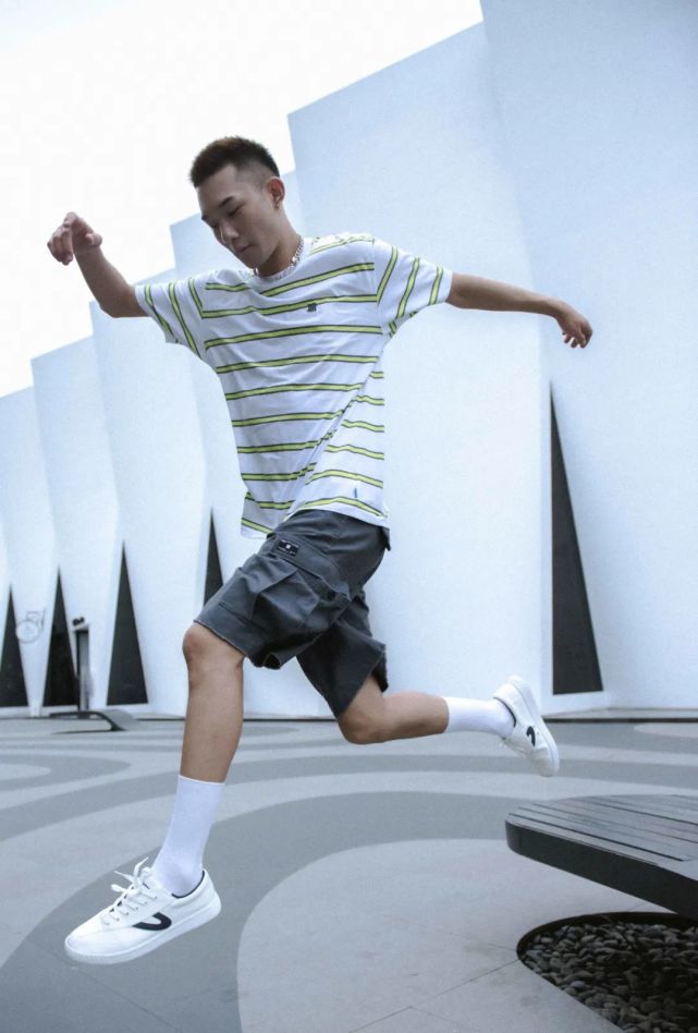 秘！陈冠希和神秘大佬一起拍的Vlog视频，深扒一下，手慢无