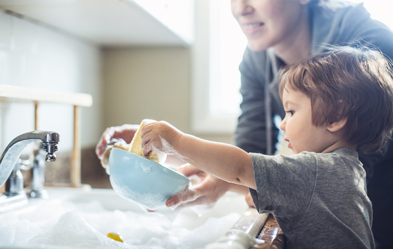 洗碗油腻腻,怎么洗碗消除细菌