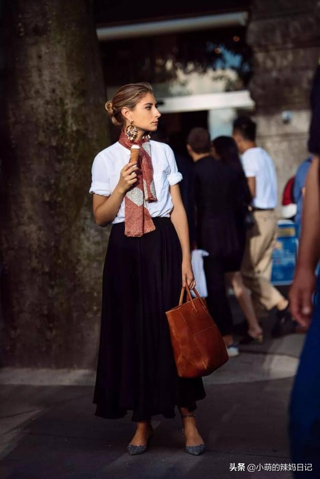 夏季t恤如何穿出高级感,夏天白t恤怎么穿出高级感视频