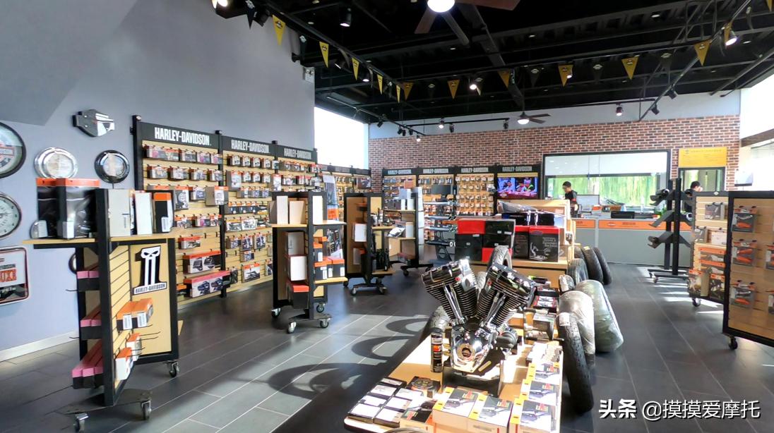 哈雷2020款顶级豪华版,2018款哈雷继承者霸气十足